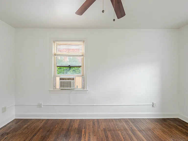 2425 E St NE #2 — Photo 16