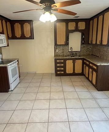 5th image of 1-11108 Peachtree Dr #1
