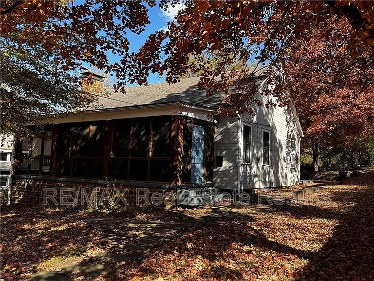 610 N Olive Ave — Photo 8