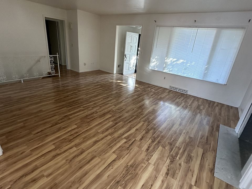 1st image of 4445 W Sylvania Ave #D1