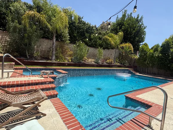 23151 Tupelo Ridge Dr, Santa Clarita, CA 91354