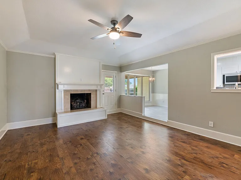 6540 Victoria Ave — Photo 5