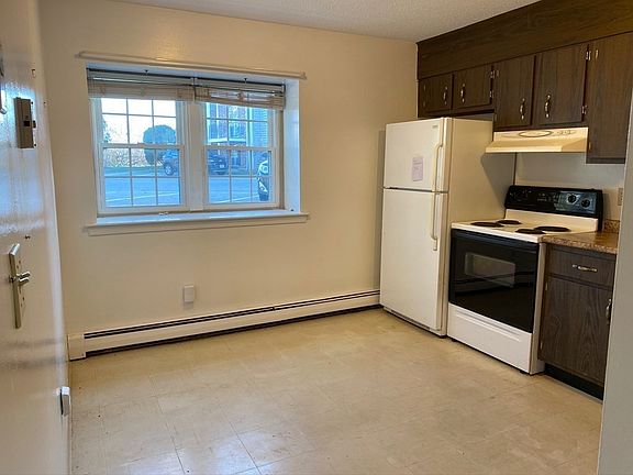 4th image of 13 Chapel Hill Dr APT 4