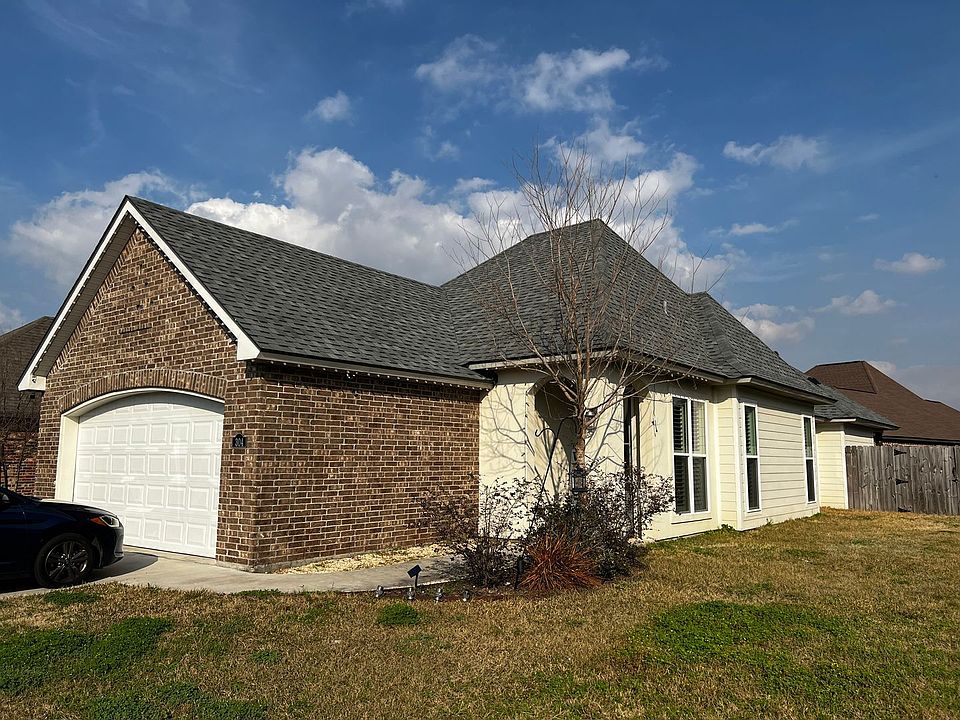 1st image of 304 Adry Ln