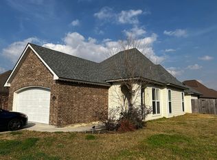 304 Adry Ln, Youngsville, LA 70592