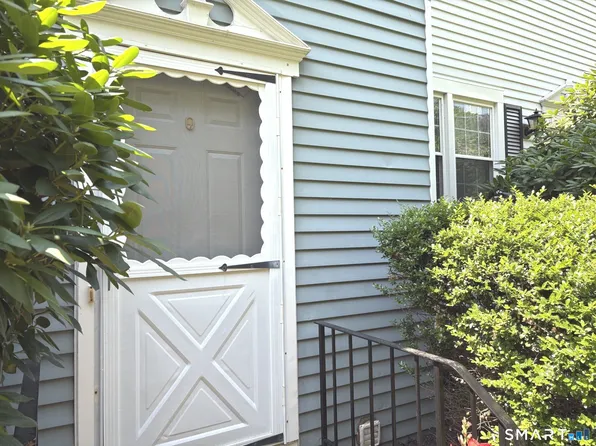 55 Mill Plain Road #9-2, Danbury, CT 06811