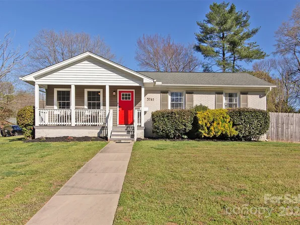 3741 Woodleaf Rd, Charlotte, NC 28205