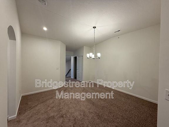 5th image of 2752 Amberwood Dr