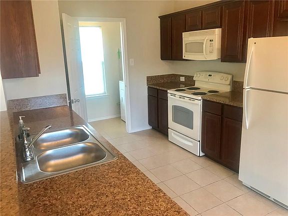 3rd image of 2900 Dana Ln