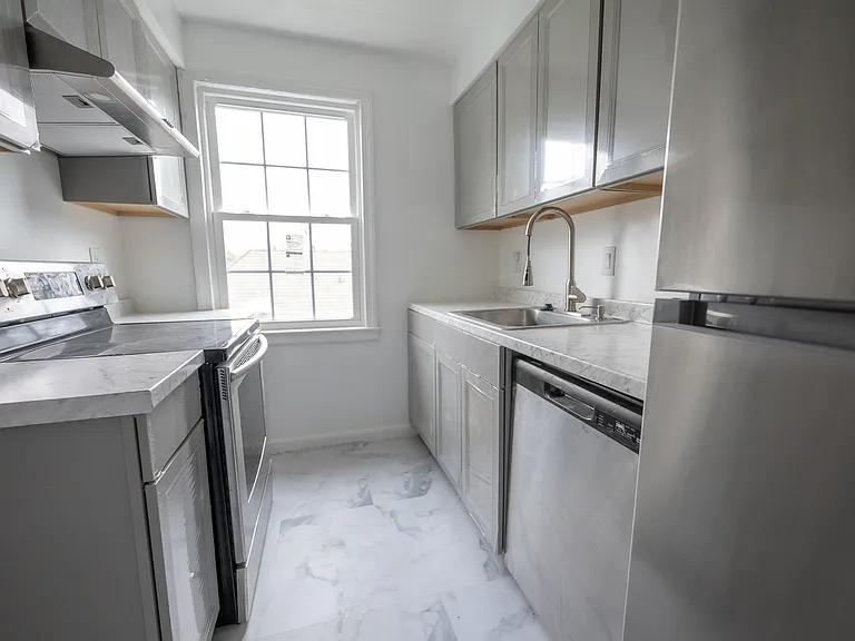 3926 Southern Ave SE #301 — Photo 6