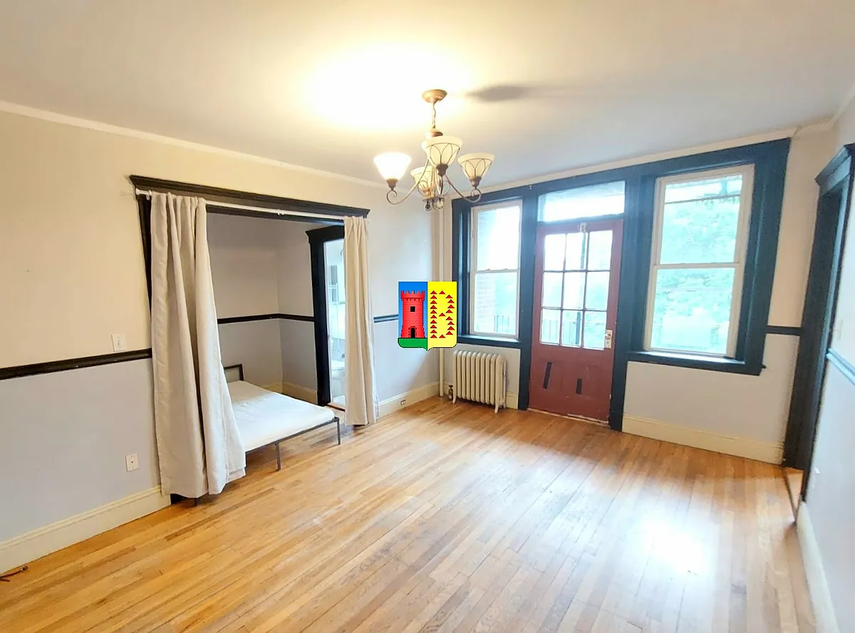 Building Photo - 28 Quint Ave #35B