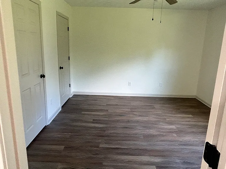 142 Hawthorne Dr — Photo 5