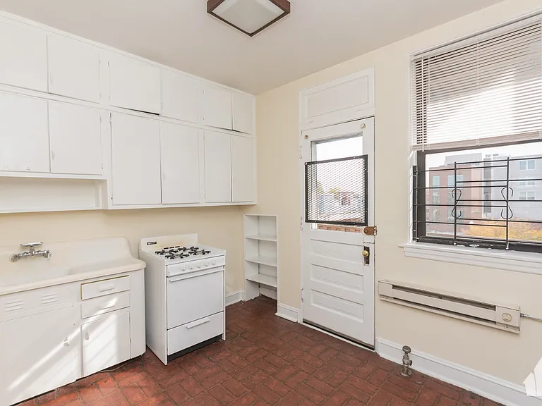 1310 N Artesian Ave #1R — Photo 5