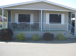 2382 Pine Ct, Grants Pass, OR 97527