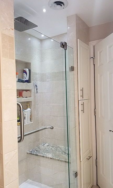 2nd image of 426 Farmington Ave APT A5
