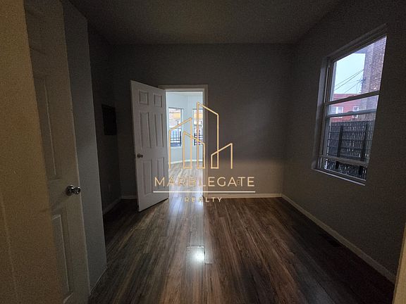 5th image of 393 S 20th St #1A