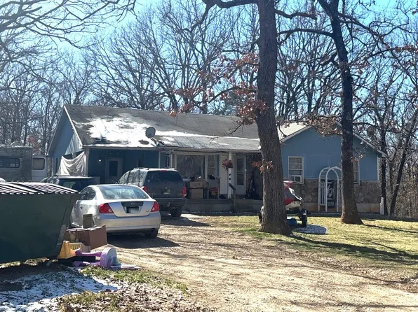 15827 Crest Ave, Cole Camp, MO 65325