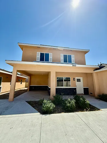 3442 Vineland Ave Photo 1