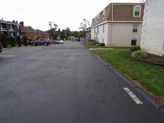 2nd image of 114 Hanly Ln #12