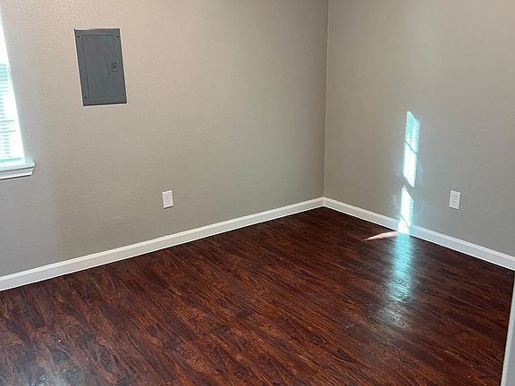5th image of 357 NW Newton Dr APT 8
