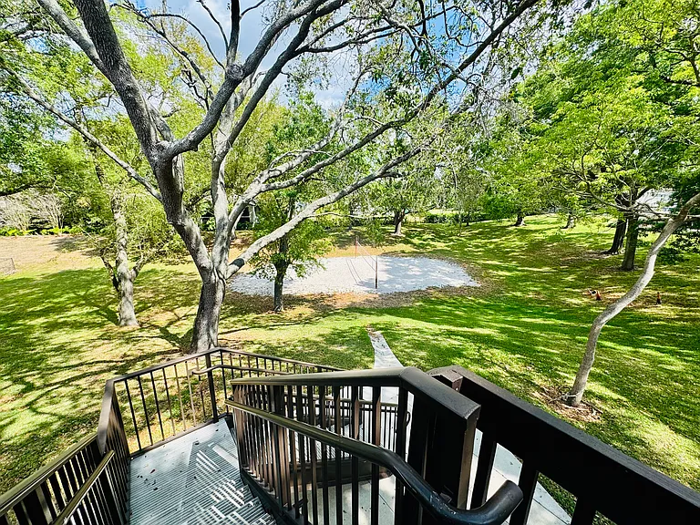 385 Woodside 201 Dr #201 — Photo 1