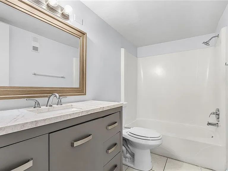 3704 Broadway #110 — Photo 8