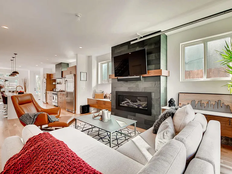 4127 Navajo St — Photo 2