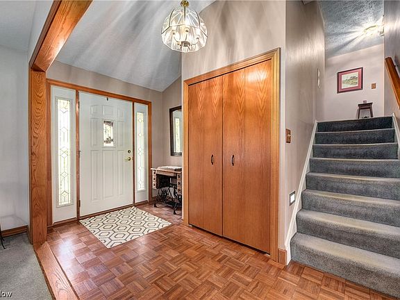 3rd image of 4565 Kew Dr
