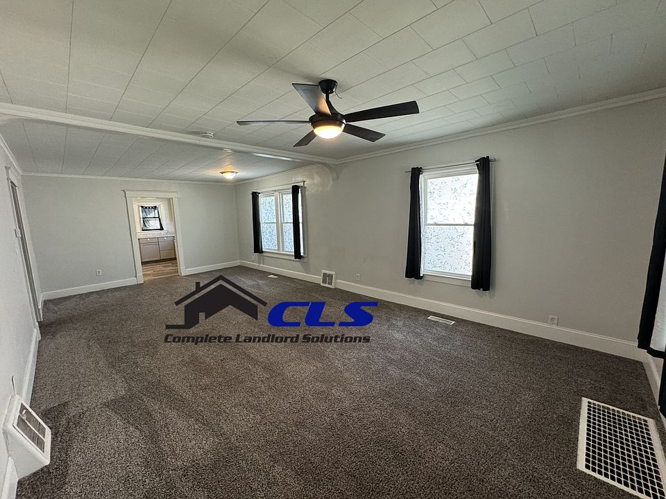 Living Room/ Dining Room