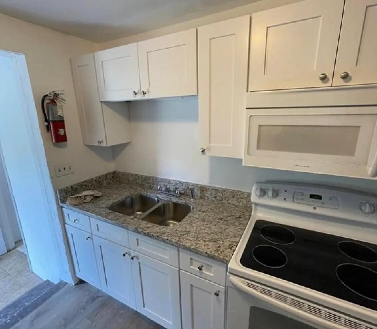 5 bed, 2.5 bath, $2,000 — Photo 2