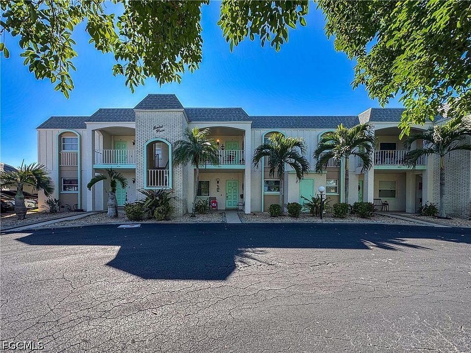 1st image of 304 Tudor Dr #7