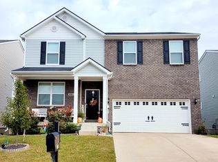 6907 Brittany Oak Dr, Louisville, KY 40229