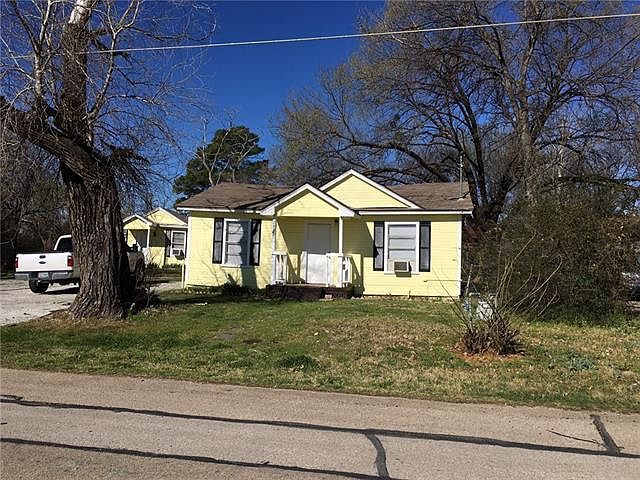 1st image of 2512 Roselawn Dr