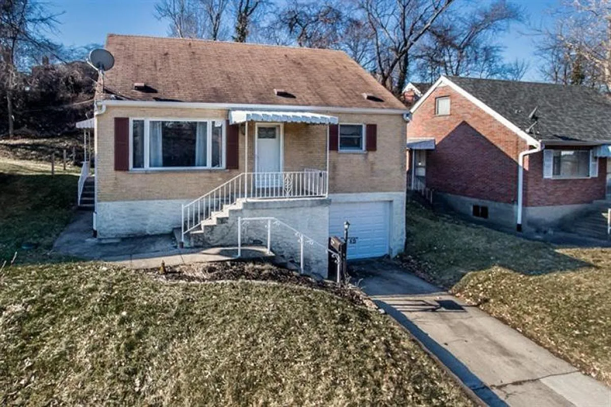 51 N Grand Ave photo 1
