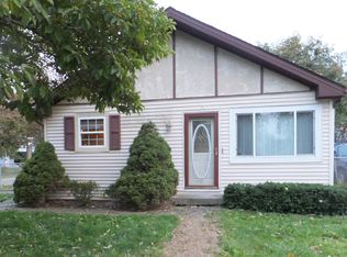 425 Shady Ln, Mundelein, IL 60060