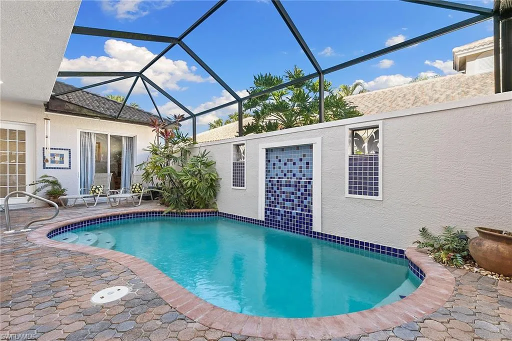 4 bed, 3.0 bath, 2300 sqft, $12,000 — Photo 2