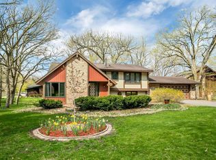 1207 Carlson Lake Ln, Eagan, MN 55123