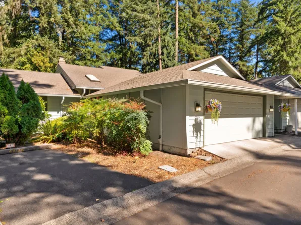 4238 Woodside Cir, Lake Oswego, OR 97035