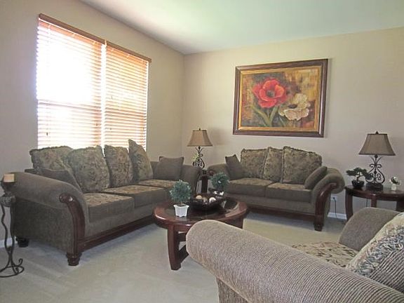 3rd image of 1009 Sycamore Dr