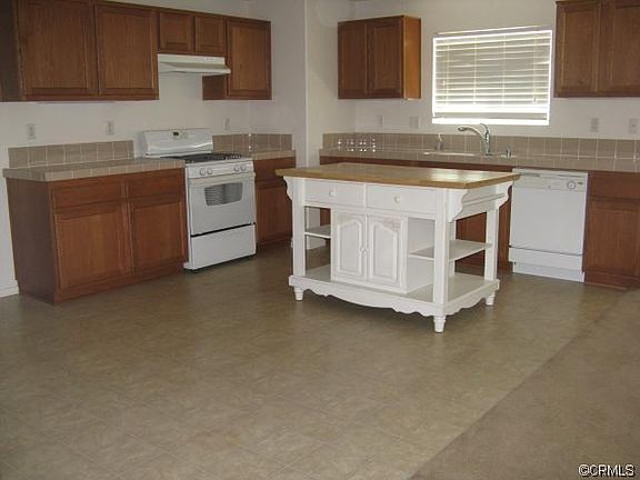 5th image of 33903 Petunia St