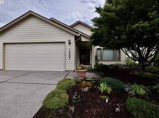 15407 NE Summerplace Dr, Portland, OR