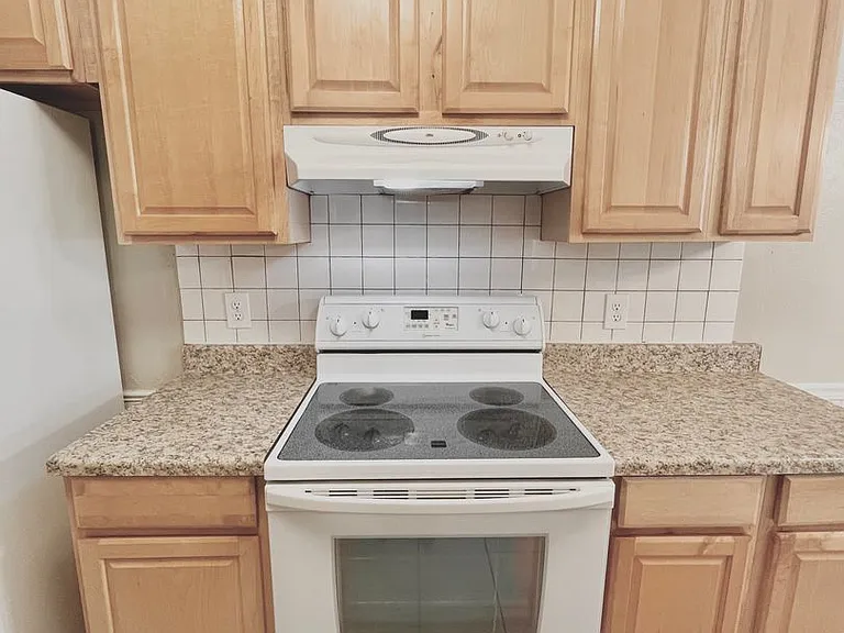 2124 Allenhurst St — Photo 21