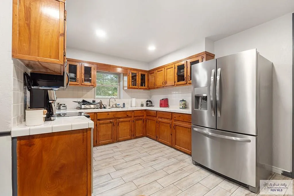 3 bed, 2.0 bath, 1365 sqft, $2,500 — Photo 3