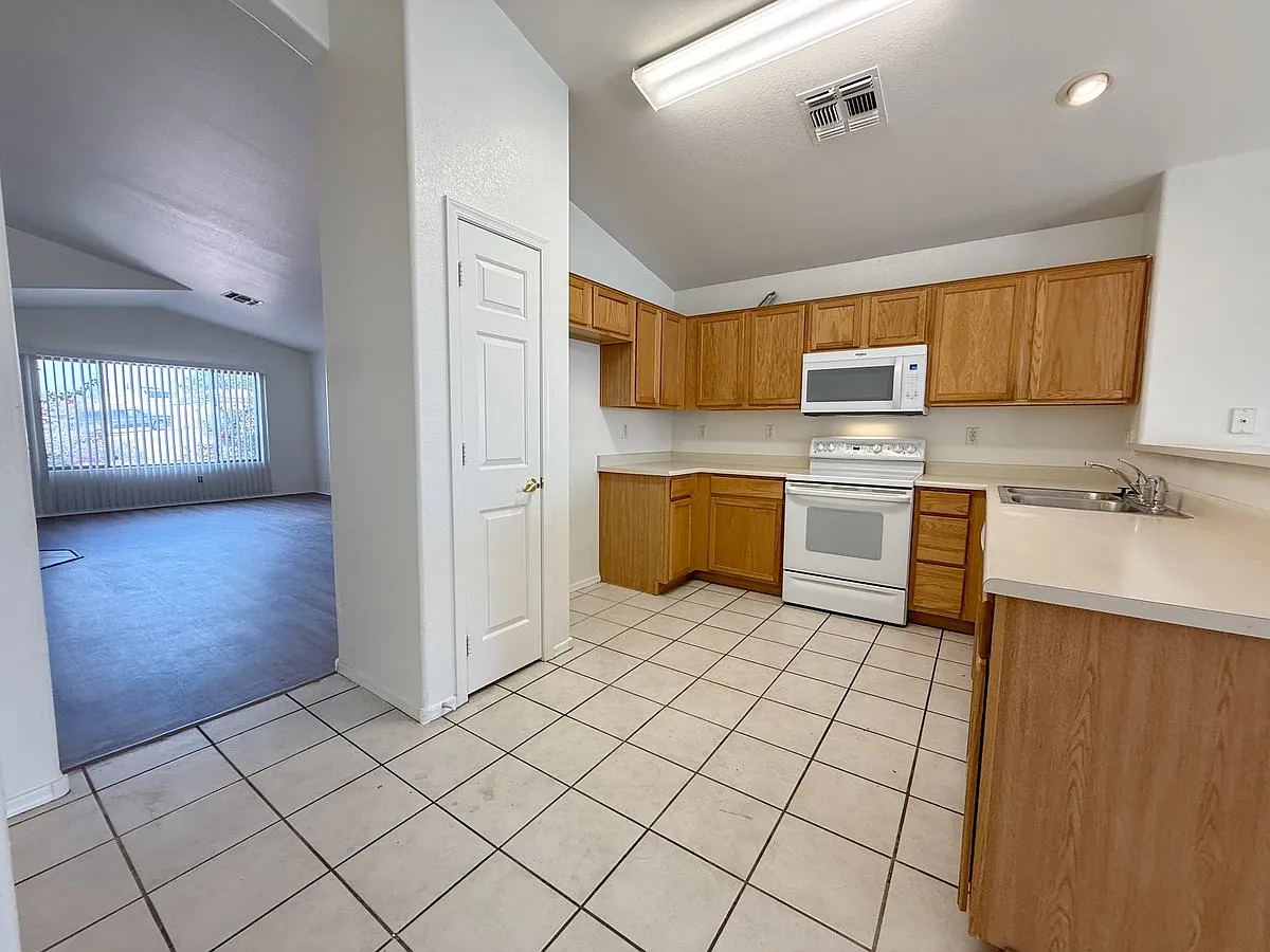 11171 W. Griswold Rd. — Photo 3