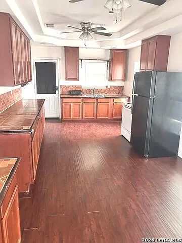 3 bed, 2.0 bath, 1724 sqft, $1,600 — Photo 2