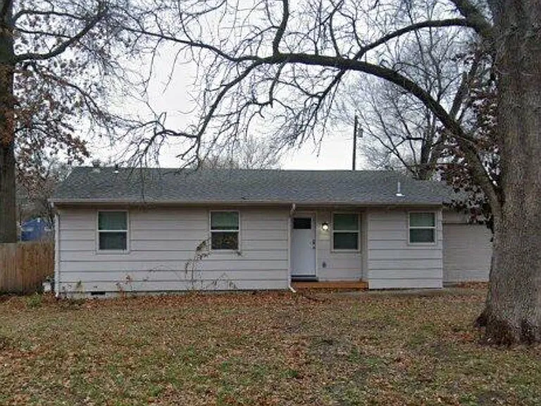 2121 Mitchell Rd — Photo 1