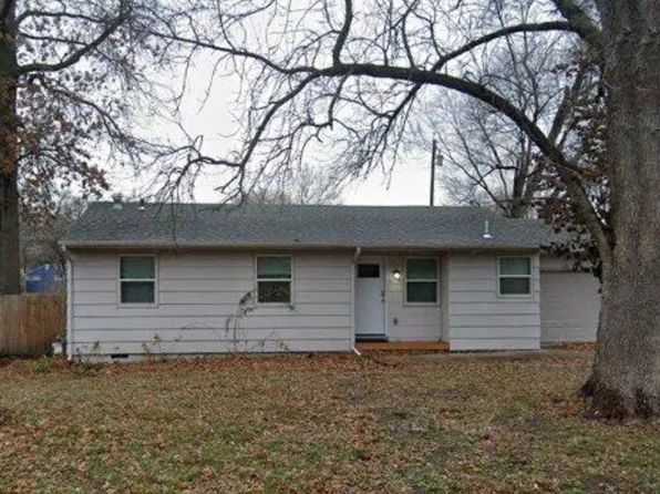 2121 Mitchell Rd, Lawrence, KS 66046
