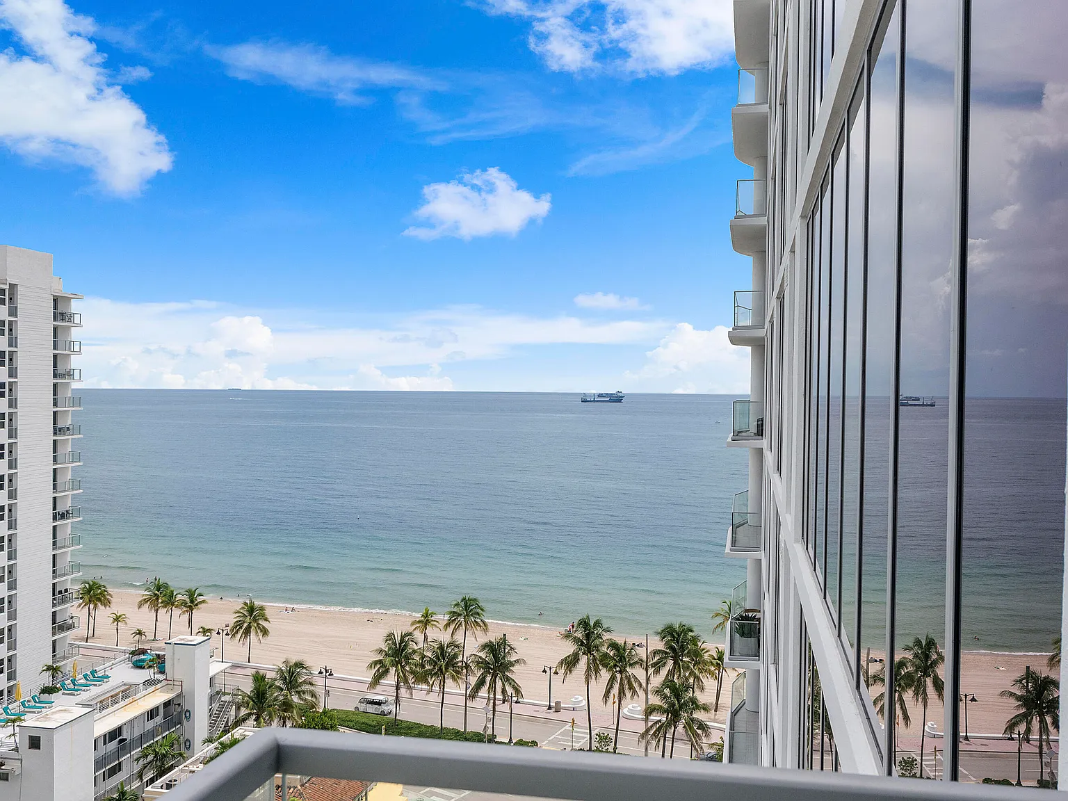 2 bed, 3.0 bath, 1615 sqft, $11,500 — Photo 3