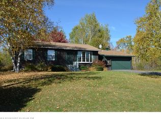 40 Fords Ln, Mapleton, ME 04757