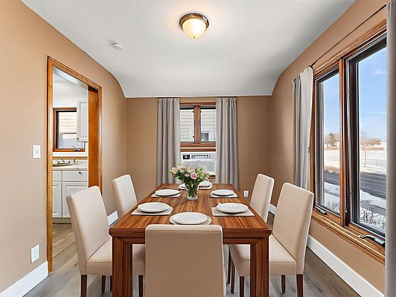 5th image of 548 5th Ave S